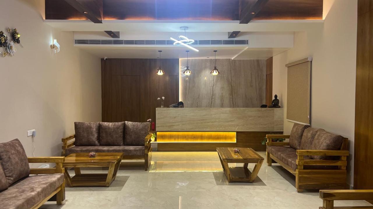 Hotel Ceasta, Beside Us Consulate Hyderabad, Gachibowli Gundipet Luaran gambar