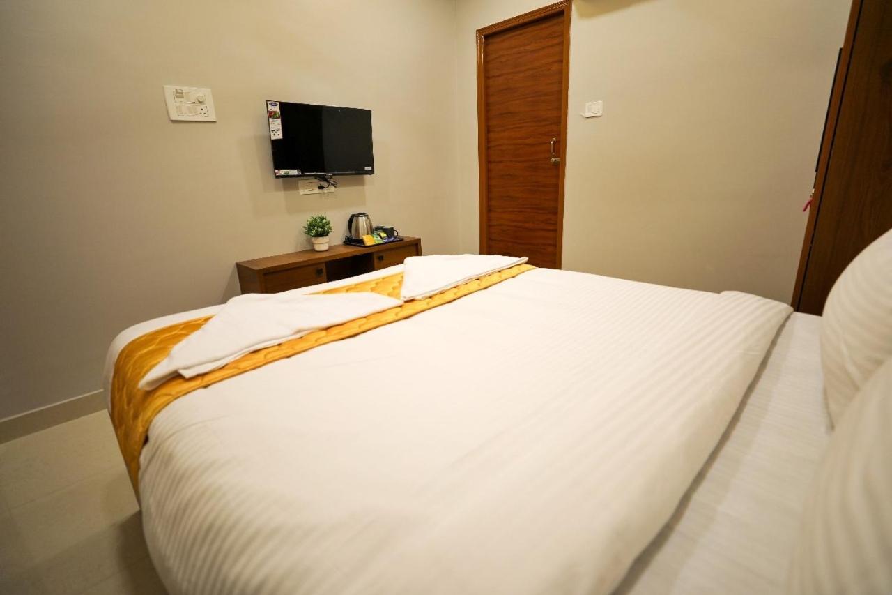 Hotel Ceasta, Beside Us Consulate Hyderabad, Gachibowli Gundipet Luaran gambar
