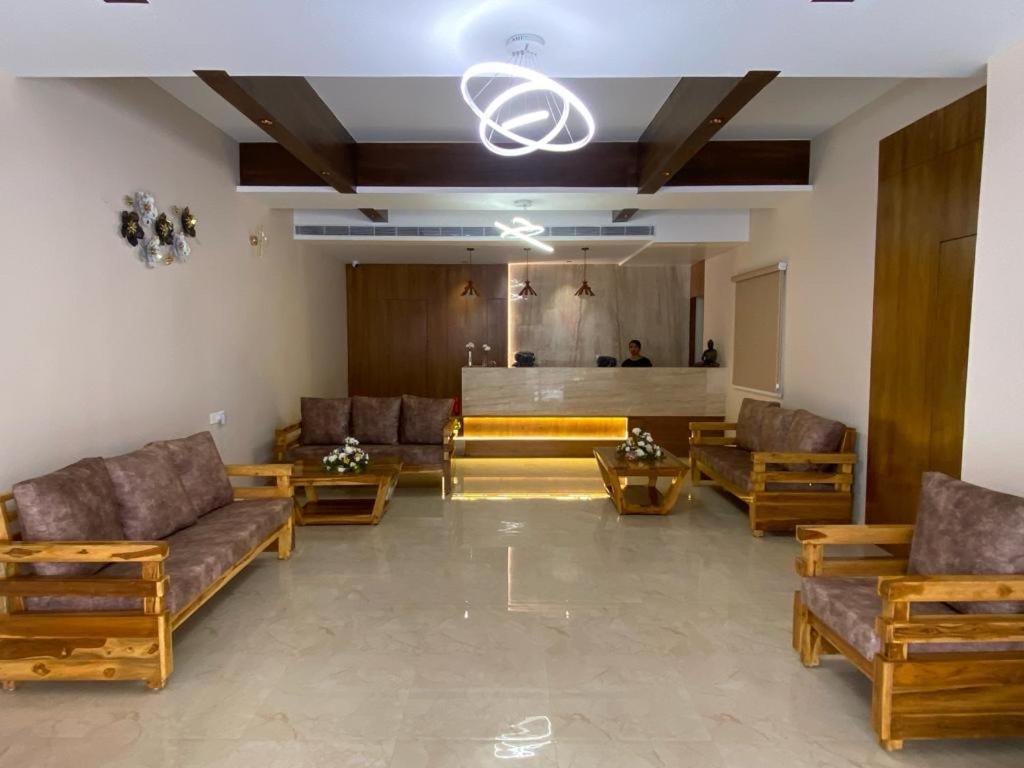 Hotel Ceasta, Beside Us Consulate Hyderabad, Gachibowli Gundipet Luaran gambar